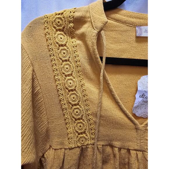 NWT Altar'd State lace detail oversized flowy long sleeve yellow top size small - Picture 3 of 9